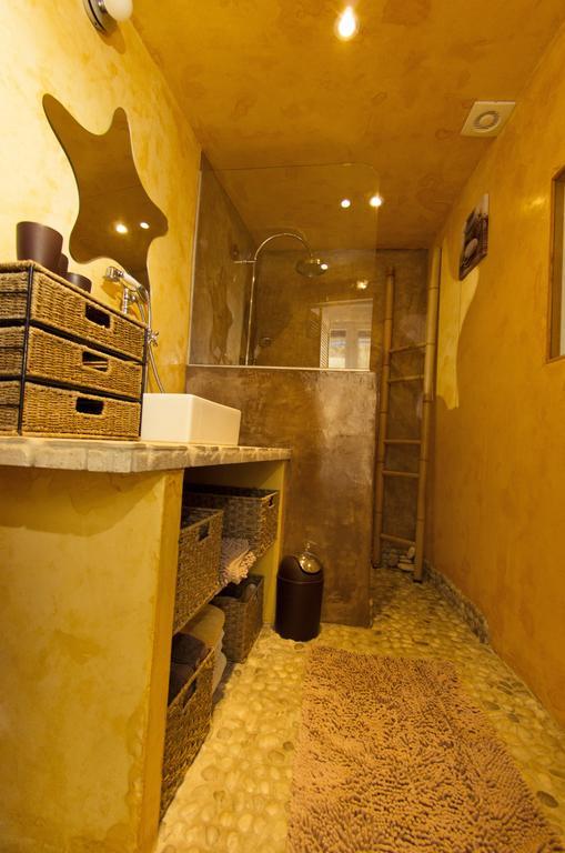 Gite Fa Mille Maison Bleu Robion en Luberon Exterior foto