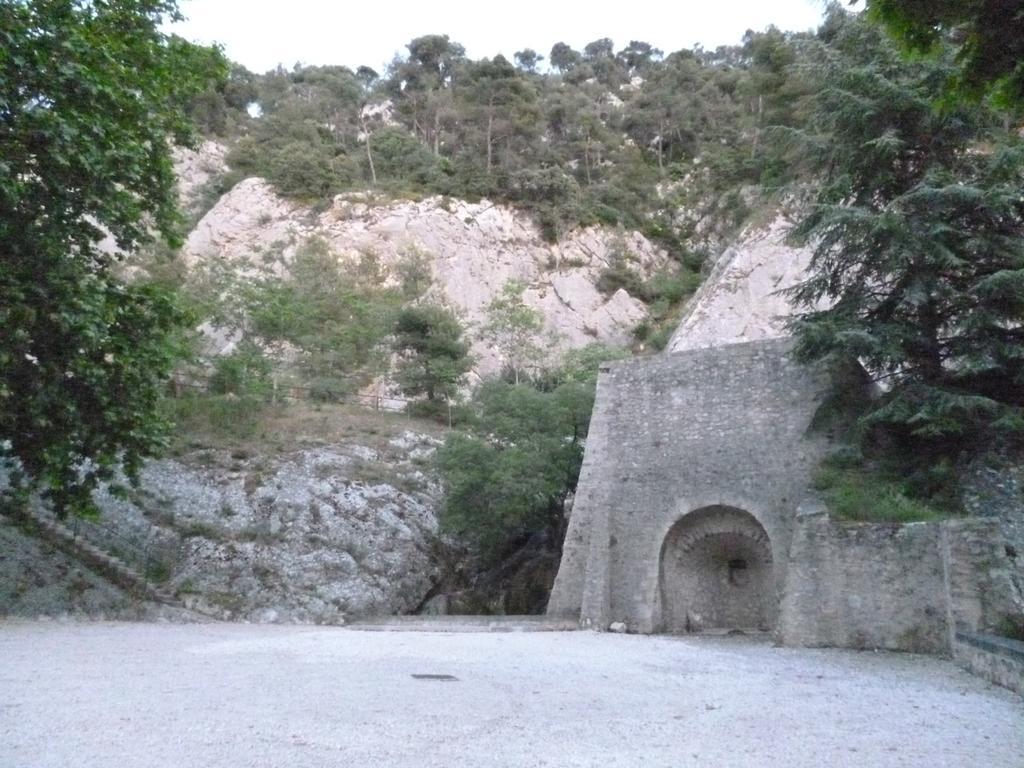 Gite Fa Mille Maison Bleu Robion en Luberon Exterior foto