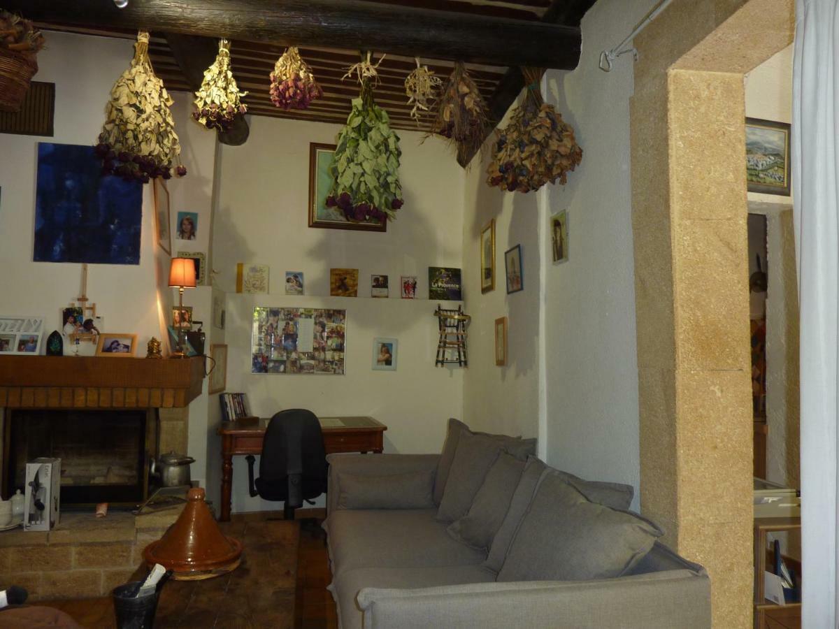 Gite Fa Mille Maison Bleu Robion en Luberon Exterior foto