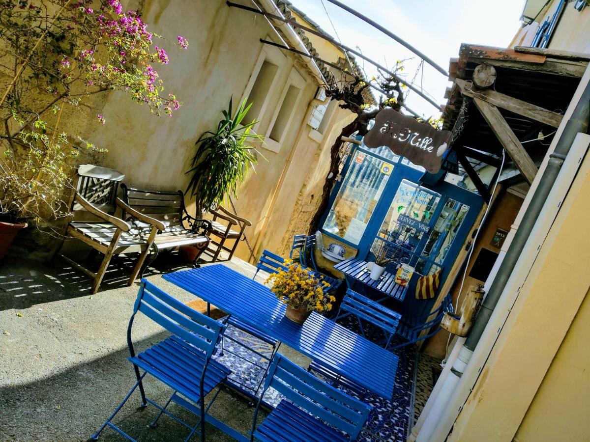 Gite Fa Mille Maison Bleu Robion en Luberon Exterior foto